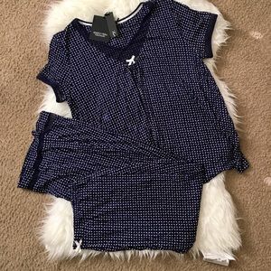 Vera Wang pajama set